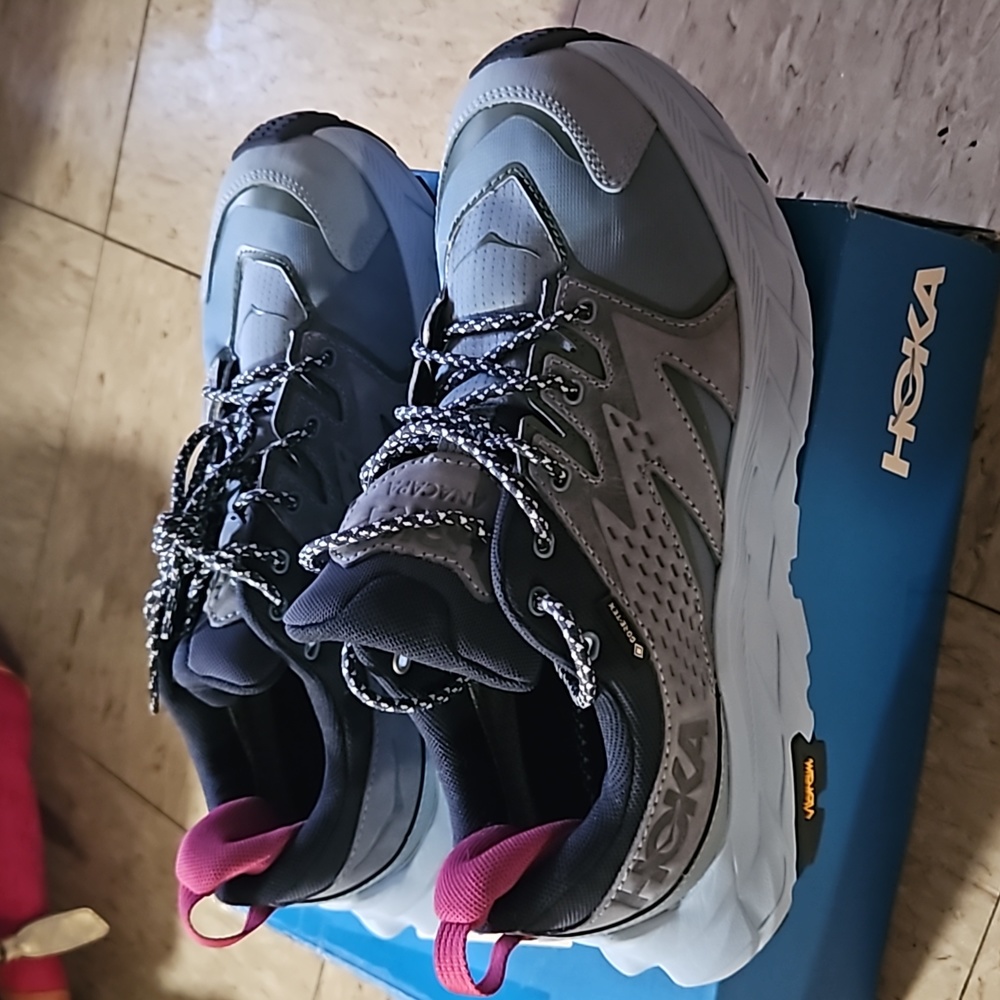 Hoka  Sneakers